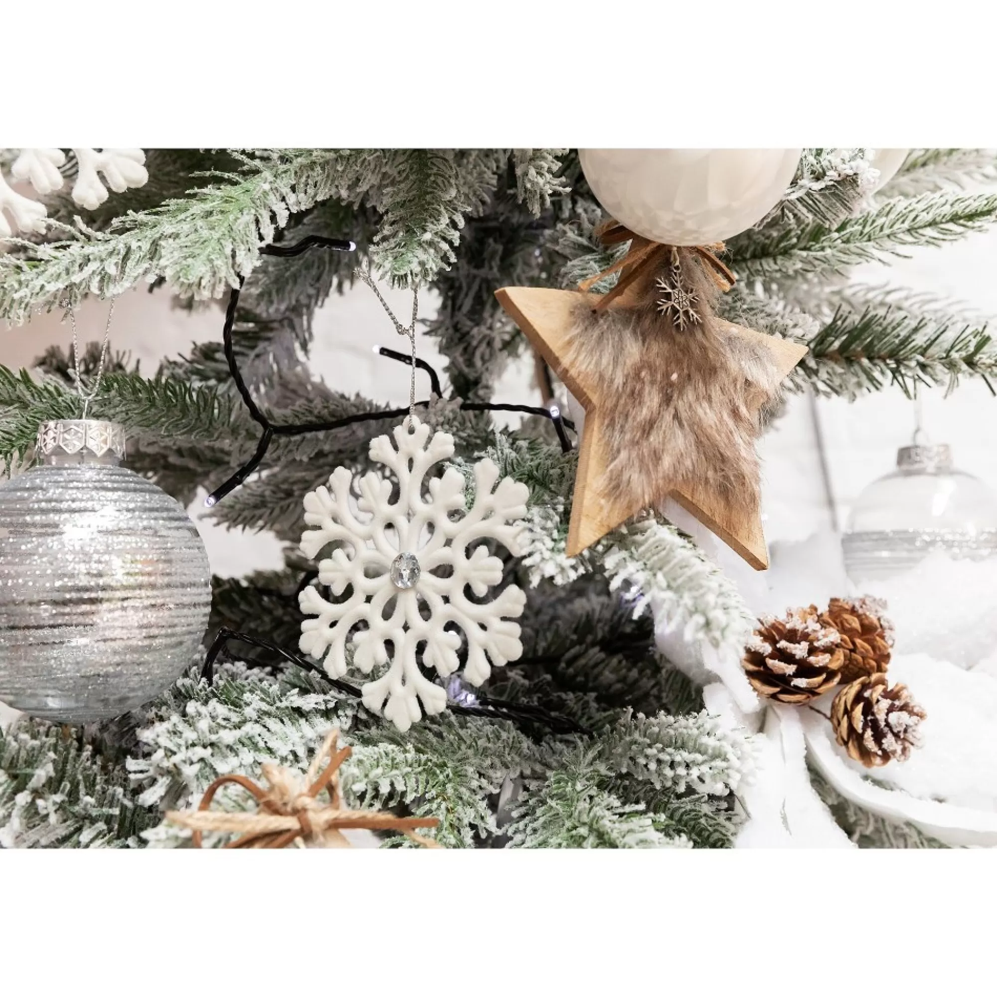 Hot Kerstboom Milford Hinged Snowy H 152Cm 107Cm 1065 Tips Grote Kerstbomen