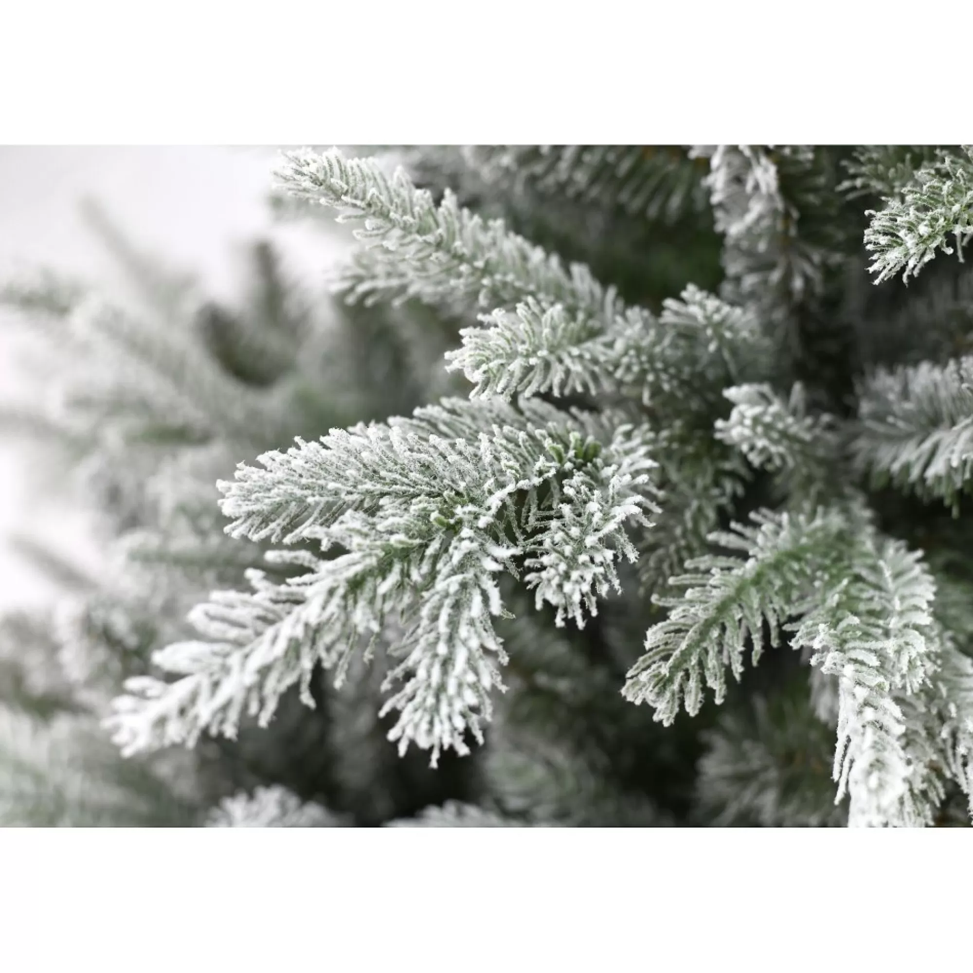 Hot Kerstboom Milford Hinged Snowy H 152Cm 107Cm 1065 Tips Grote Kerstbomen